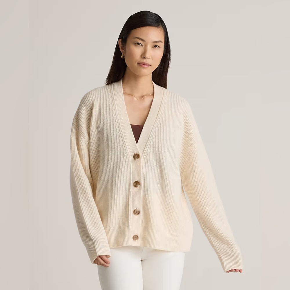 NWOT QUINCE Mongolian Cashmere Fisherman Boxy
Cropped Cardigan Ivory small